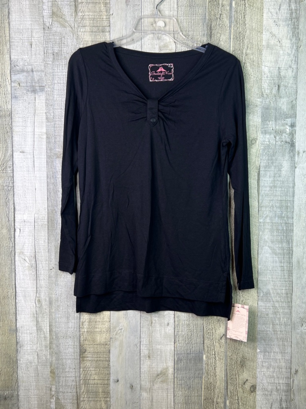 Good Night Kiss Small Long Sleeve V-Neck Sleep Shirt